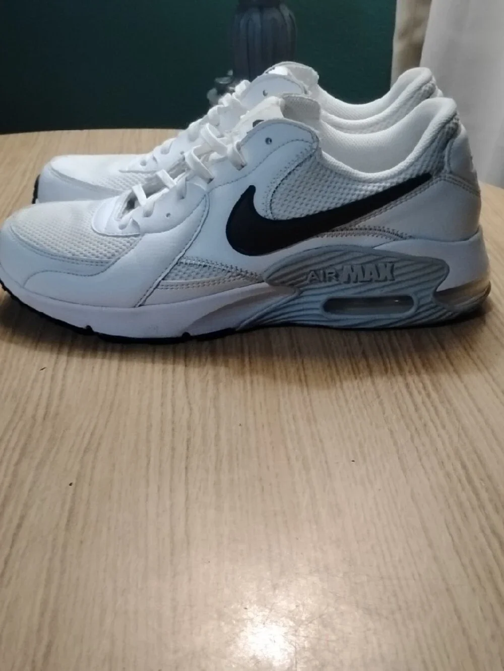 Nike Men White and Black Athletic Sneakers